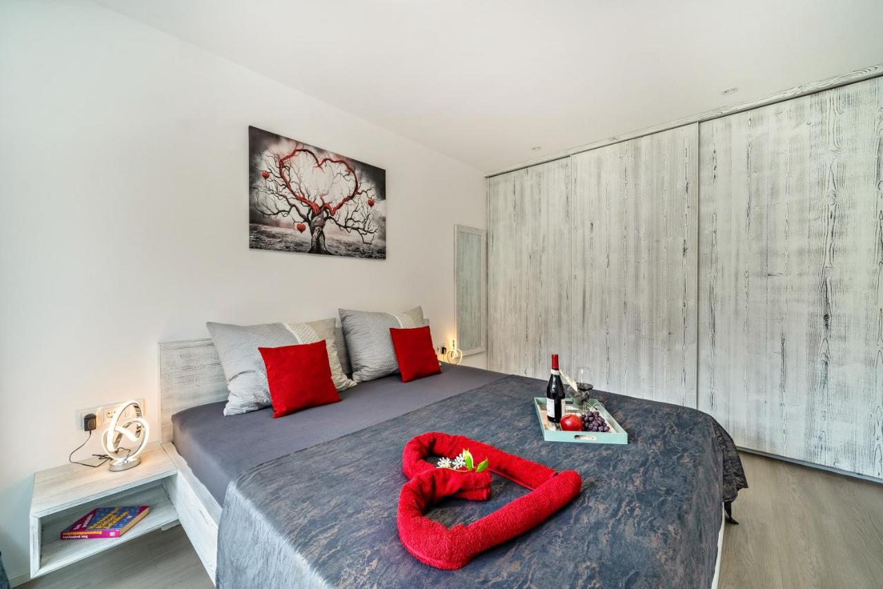 Apartment Il Cuore Rosso นาตูร์โน ภายนอก รูปภาพ